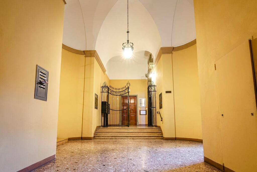 Casa Aldrovandi: Elegante E In Centro Storico Bologna Luaran gambar